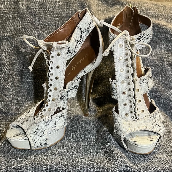 Boutique 9 Caphis Snake Skin Pattern Platform Heels - Picture 4 of 13